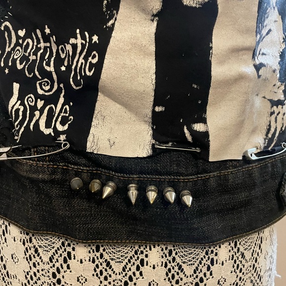 DIY distressed puck rock jean vest size small - Picture 9 of 10